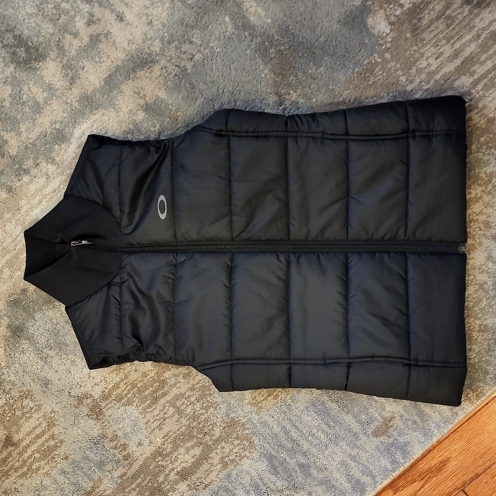 Women's Oakley puffer vest size Small